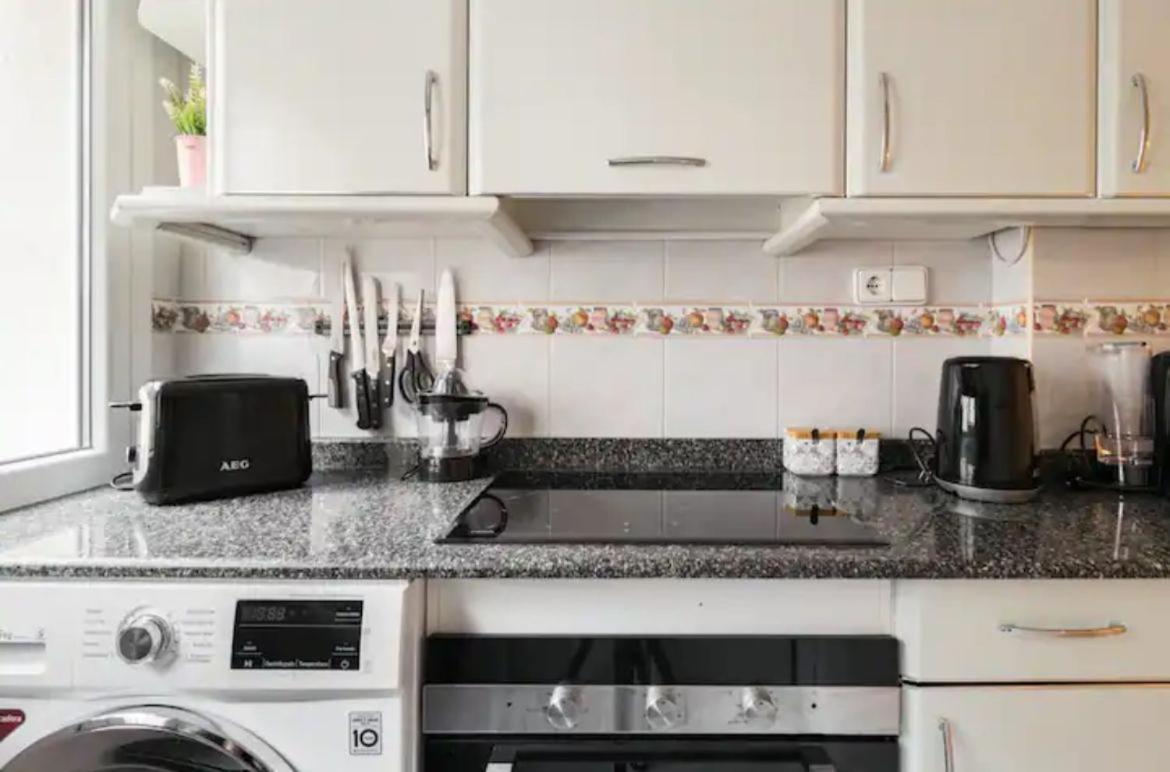 Central Monkey Apartment - Grupo Rh ซานตานเดร์ ภายนอก รูปภาพ